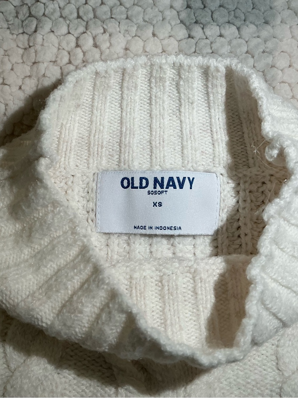 ❣️ SOLD ❣️Old Navy SoSoft Cream Cable Knit Mock Neck Sweater - Picture 7 of 8